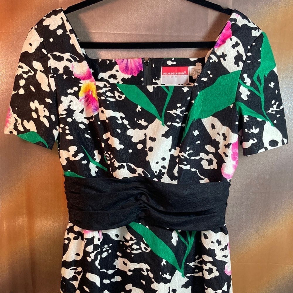 VINTAGE 90’s black white floral dress 100% silk and lined.‎  126 40” chest.